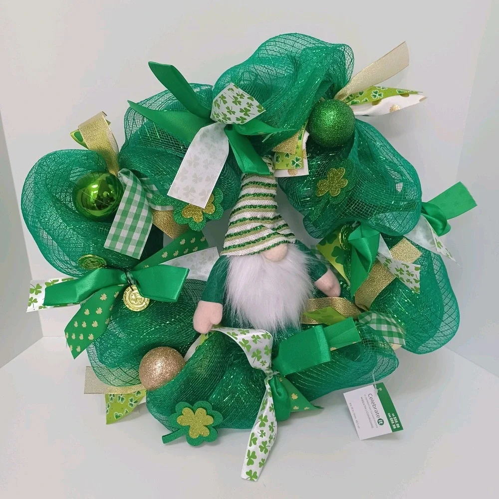 NWT St. Patrick's Day Wreath Leprechaun Green Irish Celebrate It Door Decor 17in